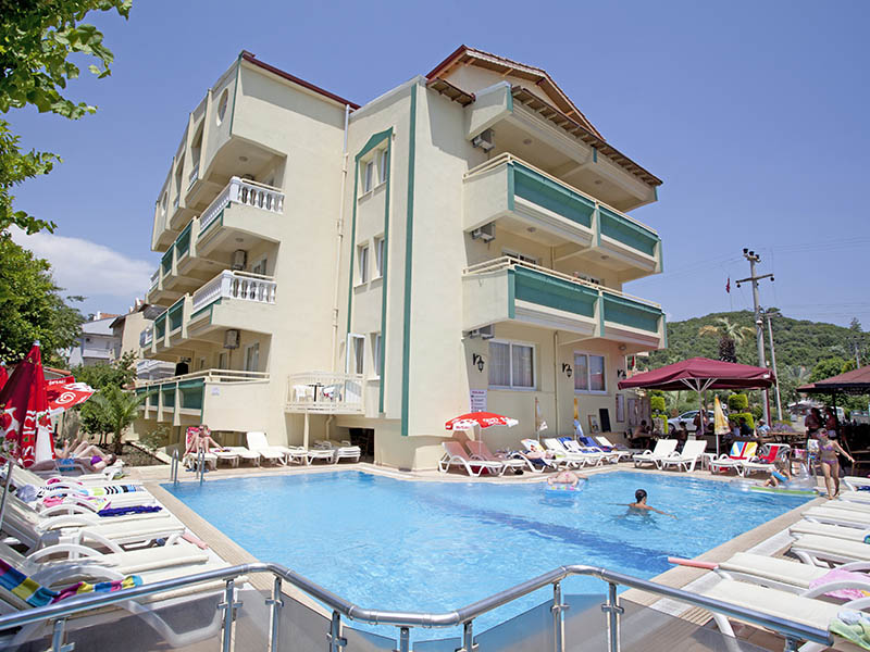 Amaris Apartments
